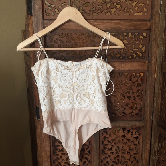 NEW NWT superdown Stasia Lace Bodysuit White Nude - Picture 6 of 6